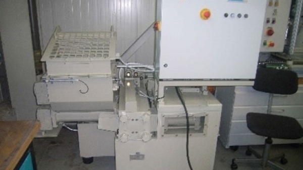 Briquette press